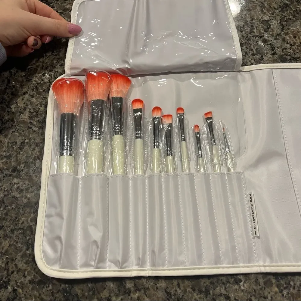 MICA Beauty DELUXE BRUSH SET